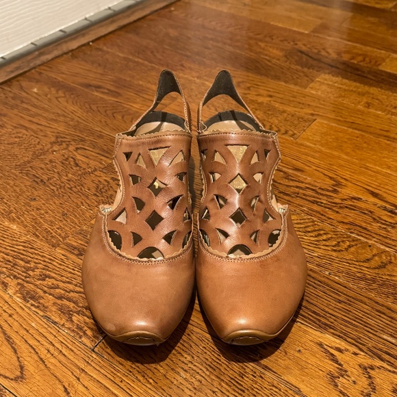 Women's Rieker Slip-On Shoe Tan Leather Size 41 - Picture 2 of 6